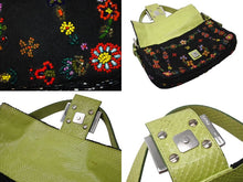Load image into Gallery viewer, FENDI フェンディ ビーズ刺繍 マンマバケット ワンショルダーバッグ 26424 ブラック マルチカラー グリーン シルバー金具 ロゴ 美品 中古 4b000513