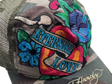 Load image into Gallery viewer, Ed Hardy エドハーディー Audigier エターナルラブ 刺繍 メッシュキャップ 帽子 デニム カモ グリーン 美品 中古 4b000518