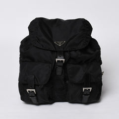 極美品 PRADA プラダ 三角ロゴ リュックサック 1BZ811 ブラック ナイロン レザー シルバー金具 中古 4a000052