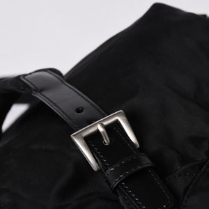 極美品 PRADA プラダ 三角ロゴ リュックサック 1BZ811 ブラック ナイロン レザー シルバー金具 中古 4a000052