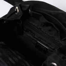 画像をギャラリービューアに読み込む, 極美品 PRADA プラダ 三角ロゴ リュックサック 1BZ811 ブラック ナイロン レザー シルバー金具 中古 4a000052