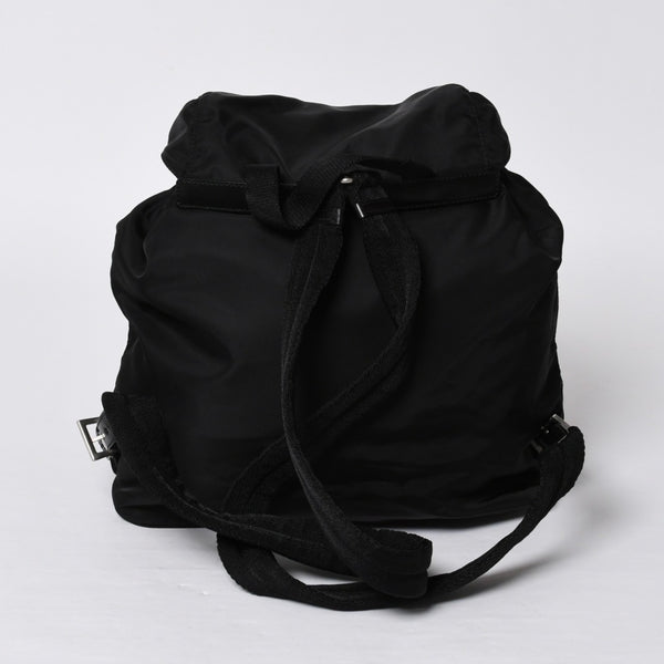 極美品 PRADA プラダ 三角ロゴ リュックサック 1BZ811 ブラック ナイロン レザー シルバー金具 中古 4a000052