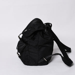 極美品 PRADA プラダ 三角ロゴ リュックサック 1BZ811 ブラック ナイロン レザー シルバー金具 中古 4a000052