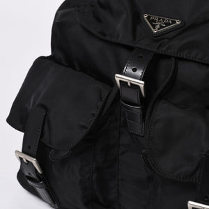 極美品 PRADA プラダ 三角ロゴ リュックサック 1BZ811 ブラック ナイロン レザー シルバー金具 中古 4a000052