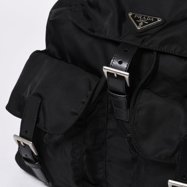 極美品 PRADA プラダ 三角ロゴ リュックサック 1BZ811 ブラック ナイロン レザー シルバー金具 中古 4a000052