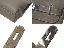 Load image into Gallery viewer, 新品未使用 HERMES エルメス ケリーアッカドGM ショルダーバッグ W刻印 エトゥープ トゴ シルバー金具 2024年製 中古 4b000608