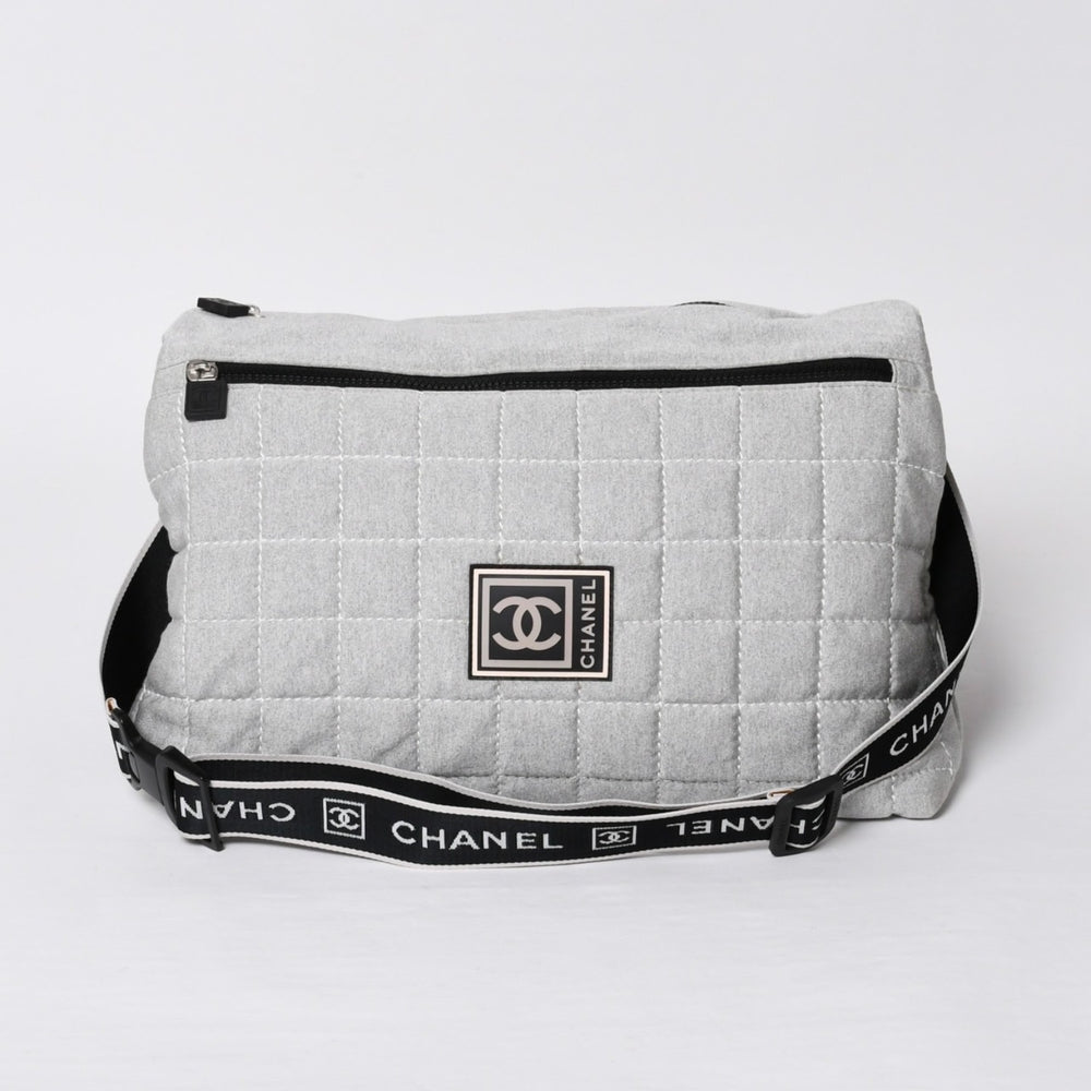 極美品 CHANEL シャネル スポーツライン ショルダーバッグ A28543 9番台 ココマーク チョコバー グレー シルバー金具 中古 4a000069