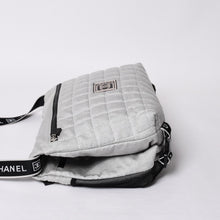 Load image into Gallery viewer, 極美品 CHANEL シャネル スポーツライン ショルダーバッグ A28543 9番台 ココマーク チョコバー グレー シルバー金具 中古 4a000069