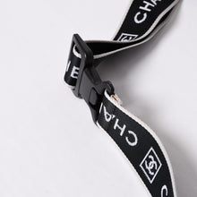 Load image into Gallery viewer, 極美品 CHANEL シャネル スポーツライン ショルダーバッグ A28543 9番台 ココマーク チョコバー グレー シルバー金具 中古 4a000069