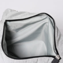 Load image into Gallery viewer, 極美品 CHANEL シャネル スポーツライン ショルダーバッグ A28543 9番台 ココマーク チョコバー グレー シルバー金具 中古 4a000069