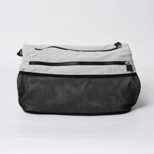 Load image into Gallery viewer, 極美品 CHANEL シャネル スポーツライン ショルダーバッグ A28543 9番台 ココマーク チョコバー グレー シルバー金具 中古 4a000069