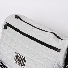 Load image into Gallery viewer, 極美品 CHANEL シャネル スポーツライン ショルダーバッグ A28543 9番台 ココマーク チョコバー グレー シルバー金具 中古 4a000069