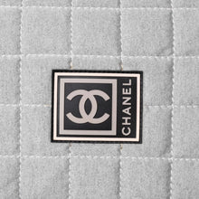 Load image into Gallery viewer, 極美品 CHANEL シャネル スポーツライン ショルダーバッグ A28543 9番台 ココマーク チョコバー グレー シルバー金具 中古 4a000069