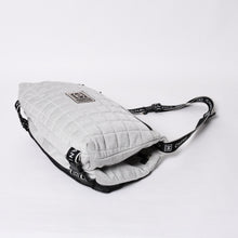 Load image into Gallery viewer, 極美品 CHANEL シャネル スポーツライン ショルダーバッグ A28543 9番台 ココマーク チョコバー グレー シルバー金具 中古 4a000069