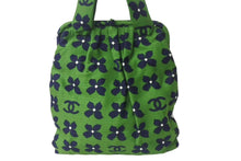 Load image into Gallery viewer, 極美品 CHANEL シャネル がま口 トートバッグ 7番台 フラワーモチーフ ココマーク キャンバス ネイビー グリーン シルバー金具 中古 4b000753
