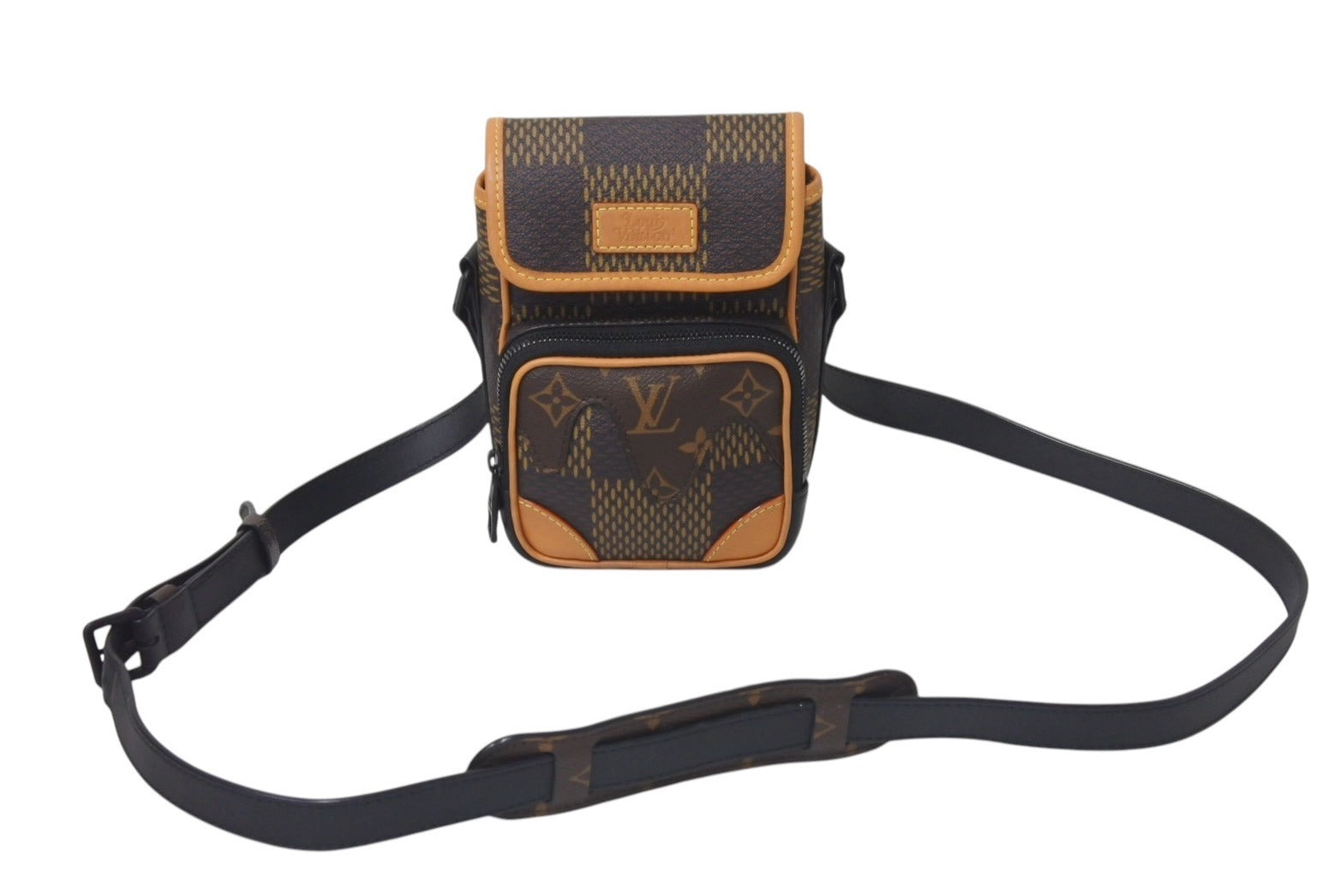 LOUIS VUITTON ルイヴィトン アマゾン メッセンジャーショルダーバッグ