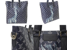 画像をギャラリービューアに読み込む, 新品未使用 LOUIS VUITTON ルイヴィトン アンクル 2WAYバッグ M54127 モノグラムサバンナ チャップマンブラザーズ キリン ネイビー 中古 4b000771