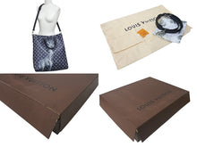 画像をギャラリービューアに読み込む, 新品未使用 LOUIS VUITTON ルイヴィトン アンクル 2WAYバッグ M54127 モノグラムサバンナ チャップマンブラザーズ キリン ネイビー 中古 4b000771