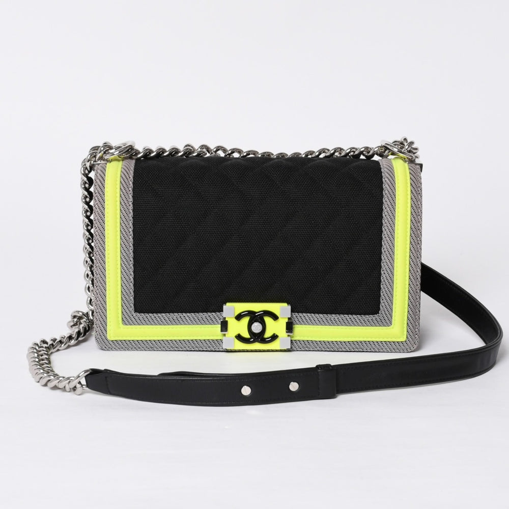 Like new CHANEL Chanel Matelasse Boy Chanel Chain Wallet Shoulder Bag No. 22 Fabric Mesh Used 4a000618