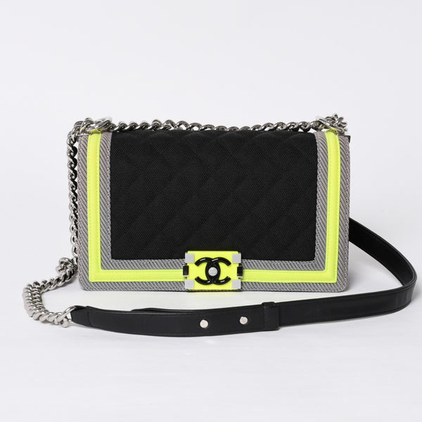 新品同様 CHANEL シャネル マトラッセ ボーイシャネル チェーンウォレットショルダーバッグ 22番台 ファブリックメッシュ 中古 4a000618