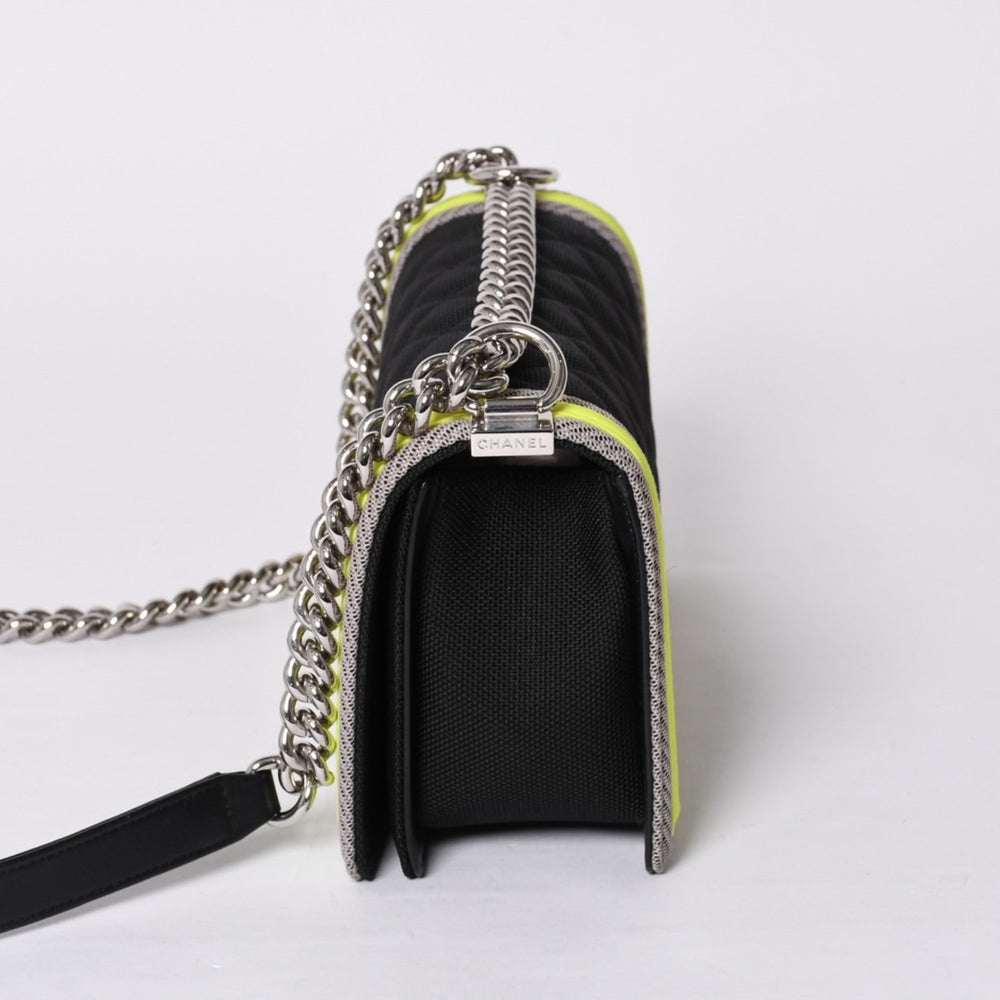 Like new CHANEL Chanel Matelasse Boy Chanel Chain Wallet Shoulder Bag No. 22 Fabric Mesh Used 4a000618
