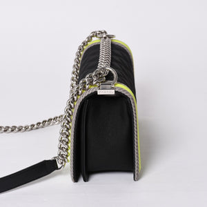 新品同様 CHANEL シャネル マトラッセ ボーイシャネル チェーンウォレットショルダーバッグ 22番台 ファブリックメッシュ 中古 4a000618