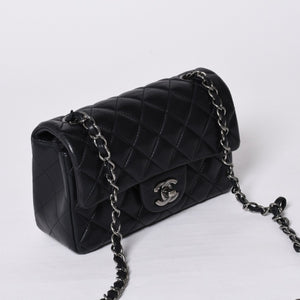 極美品 CHANEL シャネル ミニマトラッセ19 Sフラップ Sチェーンショルダーバッグ 26番台 ラムスキン ココマーク シルバー金具 中古 4a000780
