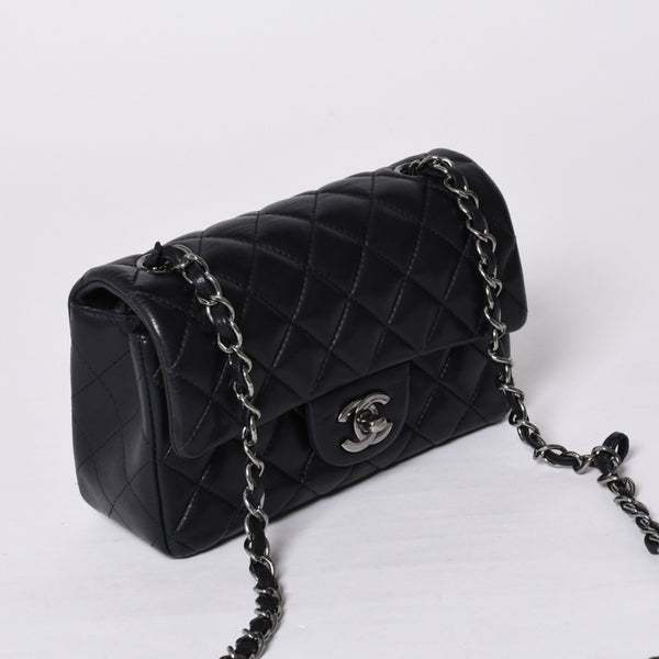 極美品 CHANEL シャネル ミニマトラッセ19 Sフラップ Sチェーンショルダーバッグ 26番台 ラムスキン ココマーク シルバー金具 中古 4a000780