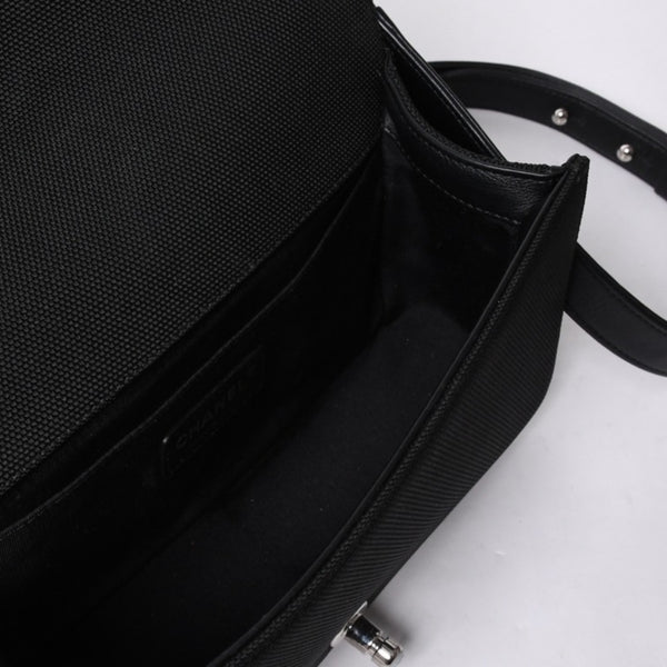 新品同様 CHANEL シャネル マトラッセ ボーイシャネル チェーンウォレットショルダーバッグ 22番台 ファブリックメッシュ 中古 4a000618