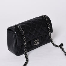 画像をギャラリービューアに読み込む, 極美品 CHANEL シャネル ミニマトラッセ19 Sフラップ Sチェーンショルダーバッグ 26番台 ラムスキン ココマーク シルバー金具 中古 4a000780