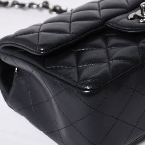 極美品 CHANEL シャネル ミニマトラッセ19 Sフラップ Sチェーンショルダーバッグ 26番台 ラムスキン ココマーク シルバー金具 中古 4a000780