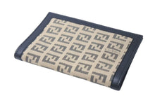 Load image into Gallery viewer, 新品未使用 FENDI フェンディ ズッキーノ FFロゴデザイン パスケース カバー ズッカ柄 キャンバス レザー ベージュ ブラック 中古 4b000790