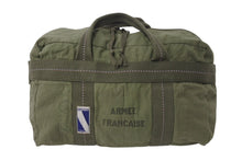 Load image into Gallery viewer, フランスタイプ パラシュートバッグ ミリタリーバッグ ハンドバッグ コットン カーキ ホワイト レッド 美品 中古 4b000805