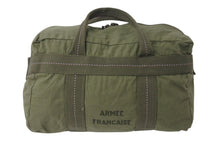 Load image into Gallery viewer, フランスタイプ パラシュートバッグ ミリタリーバッグ ハンドバッグ コットン カーキ ホワイト レッド 美品 中古 4b000805