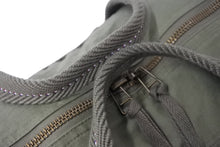 Load image into Gallery viewer, フランスタイプ パラシュートバッグ ミリタリーバッグ ハンドバッグ コットン カーキ ホワイト レッド 美品 中古 4b000805
