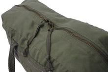 Load image into Gallery viewer, フランスタイプ パラシュートバッグ ミリタリーバッグ ハンドバッグ コットン カーキ ホワイト レッド 美品 中古 4b000805