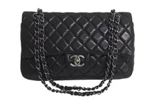Load image into Gallery viewer, 極美品 CHANEL シャネル マトラッセ25 Wフラップ Wチェーンショルダーバッグ 12番台 ラムスキン ココマーク マットシルバー金具 中古 4b000823