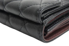 Load image into Gallery viewer, 極美品 CHANEL シャネル クラシック スモール フラップ ウォレット マトラッセ IC キャビアスキン グリーン ゴールド金具 中古 4b000931