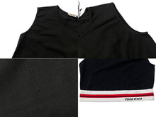 Load image into Gallery viewer, MIUMIU ミュウミュウ クロップド トップス タンクトップ ノースリーブ MJT638 サイズXS ボーダー ロゴ ブラック 美品 中古 4b000941