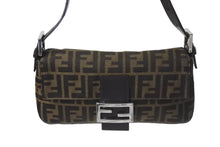 画像をギャラリービューアに読み込む, FENDI フェンディ マンマバケット ワンショルダーバッグ 26424 ズッカ柄 ブラウン シルバー金具 美品 中古 4b000999