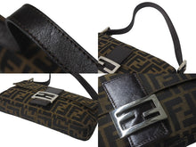 画像をギャラリービューアに読み込む, FENDI フェンディ マンマバケット ワンショルダーバッグ 26424 ズッカ柄 ブラウン シルバー金具 美品 中古 4b000999
