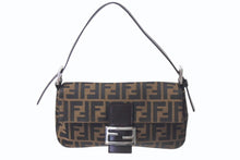 画像をギャラリービューアに読み込む, FENDI フェンディ マンマバケット ワンショルダーバッグ 26424 ズッカ柄 ブラウン シルバー金具 美品 中古 4b001007