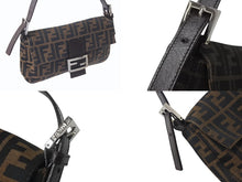 画像をギャラリービューアに読み込む, FENDI フェンディ マンマバケット ワンショルダーバッグ 26424 ズッカ柄 ブラウン シルバー金具 美品 中古 4b001007