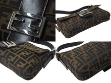 画像をギャラリービューアに読み込む, FENDI フェンディ マンマバケット ワンショルダーバッグ 26424 ズッカ柄 ブラウン シルバー金具 美品 中古 4b001007