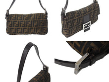 画像をギャラリービューアに読み込む, FENDI フェンディ マンマバケット ワンショルダーバッグ 26424 ズッカ柄 ブラウン シルバー金具 美品 中古 4b001023