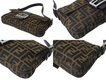 画像をギャラリービューアに読み込む, FENDI フェンディ マンマバケット ワンショルダーバッグ 26424 ズッカ柄 ブラウン シルバー金具 美品 中古 4b001023