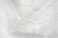 Load image into Gallery viewer, CHROME HEARTS クロムハーツ オールド ティーバー スター プリント 半袖Ｔシャツ ホワイト コットン ロゴ サイズM 美品 中古 4b010420