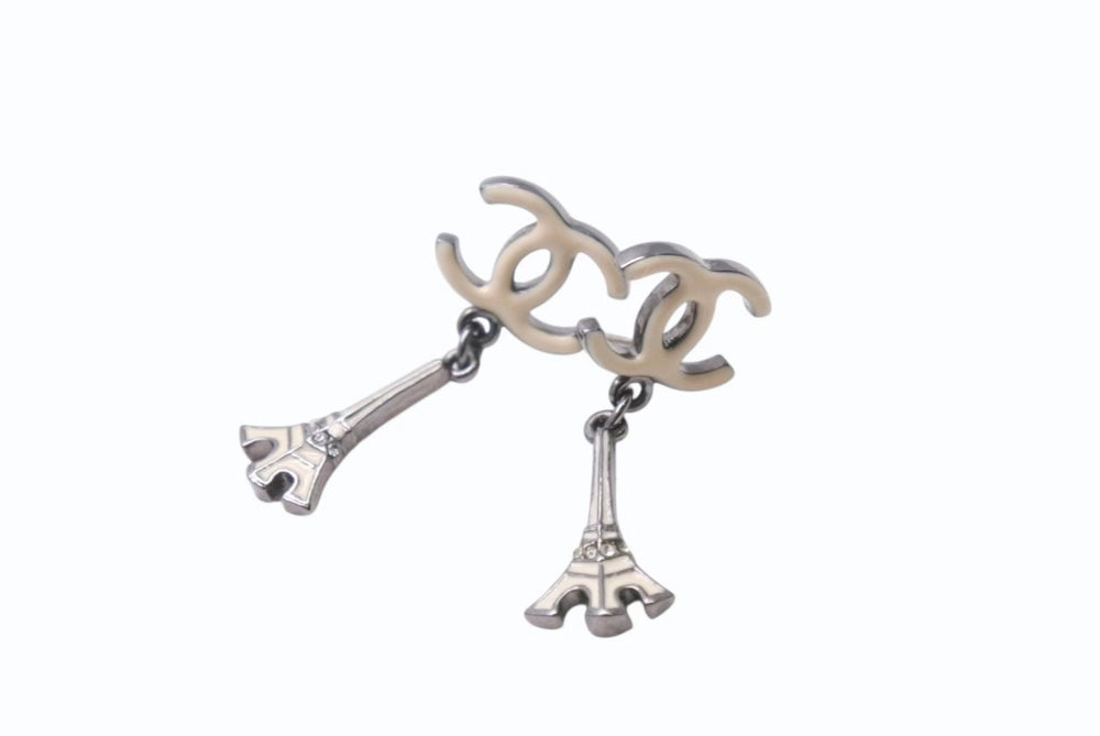 Very Good Condition CHANEL Eiffel Tower Coco Mark Earrings 06C Engraved Weight Approx. 4.5 White Silver Metal Used 4b001061