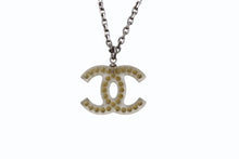 Load image into Gallery viewer, 極美品 CHANEL シャネル クリアラインストーンココマークネックレス 05P刻印 重量約8.7g メタル レジン シルバー 中古 4b001063