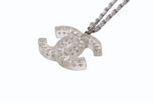 Load image into Gallery viewer, 極美品 CHANEL シャネル クリアライトストーンココマークネックレス 06V刻印 重量約4.5 シルバー メタル ラインストーン 中古 4b001066